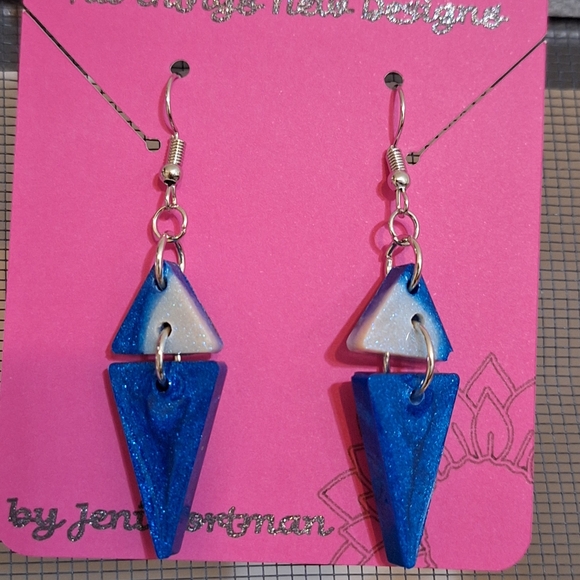 Handmade epoxy resin jewelry by me 🌟 - Picture 3 of 3